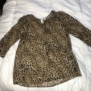📚3/$15 Francesca's Collection Cheetah Print Top